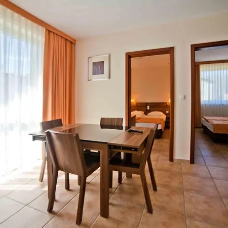 Apartment Amelia - Sala Zabaw, 2 Sypialnie, Garaz Podziemny Wladyslawowo